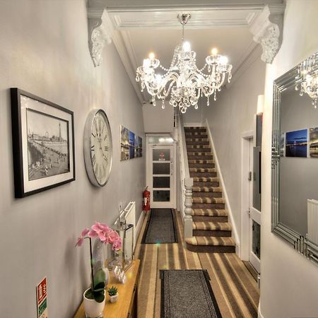 Rossall House , For Families & Couples Blackpool Buitenkant foto