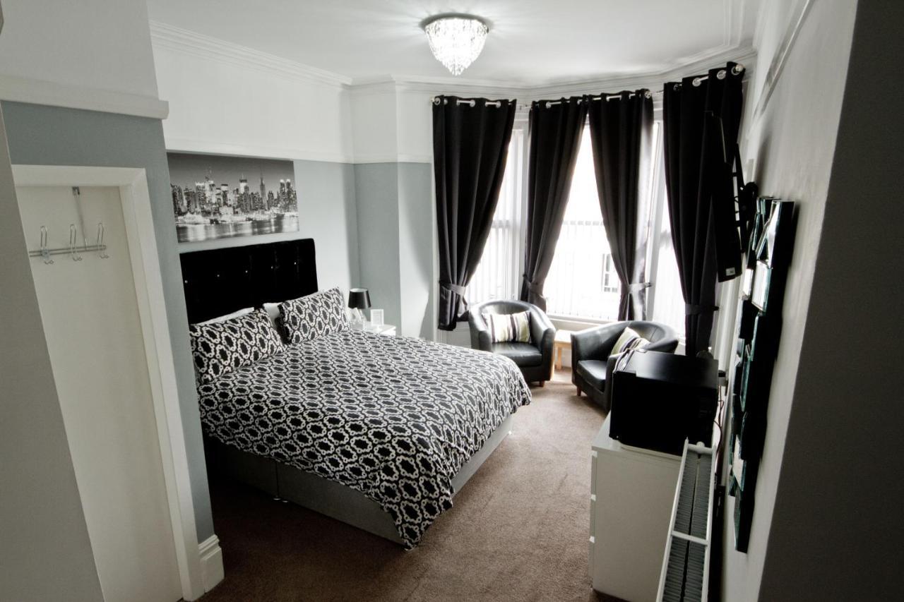 Rossall House , For Families & Couples Blackpool Buitenkant foto