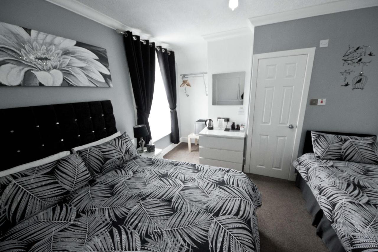 Rossall House , For Families & Couples Blackpool Buitenkant foto