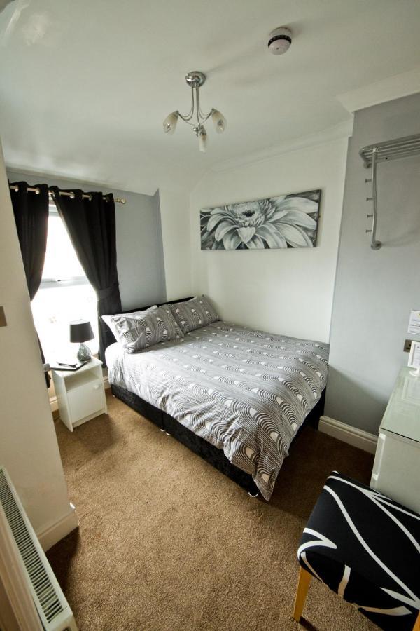 Rossall House , For Families & Couples Blackpool Buitenkant foto