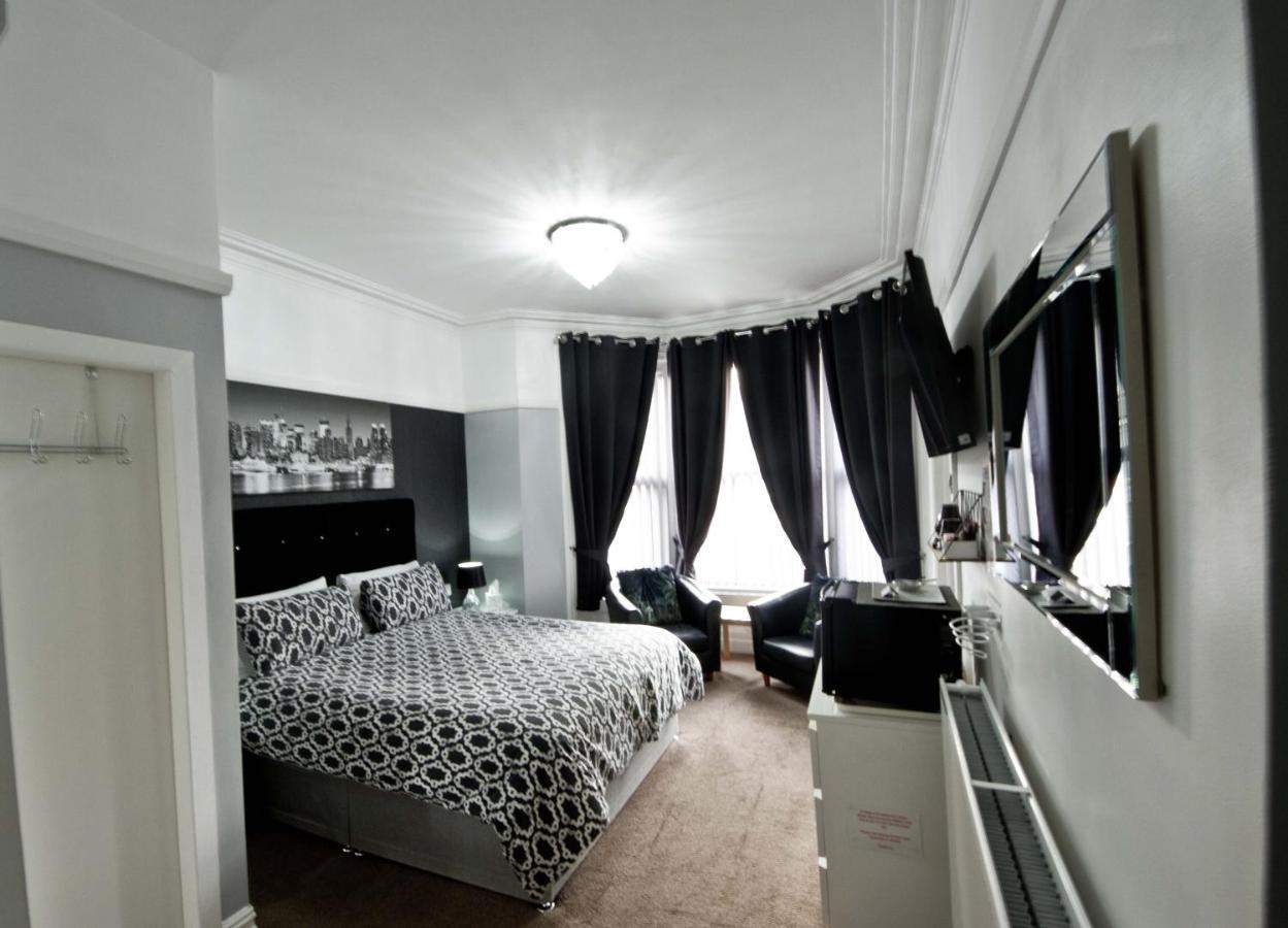Rossall House , For Families & Couples Blackpool Buitenkant foto