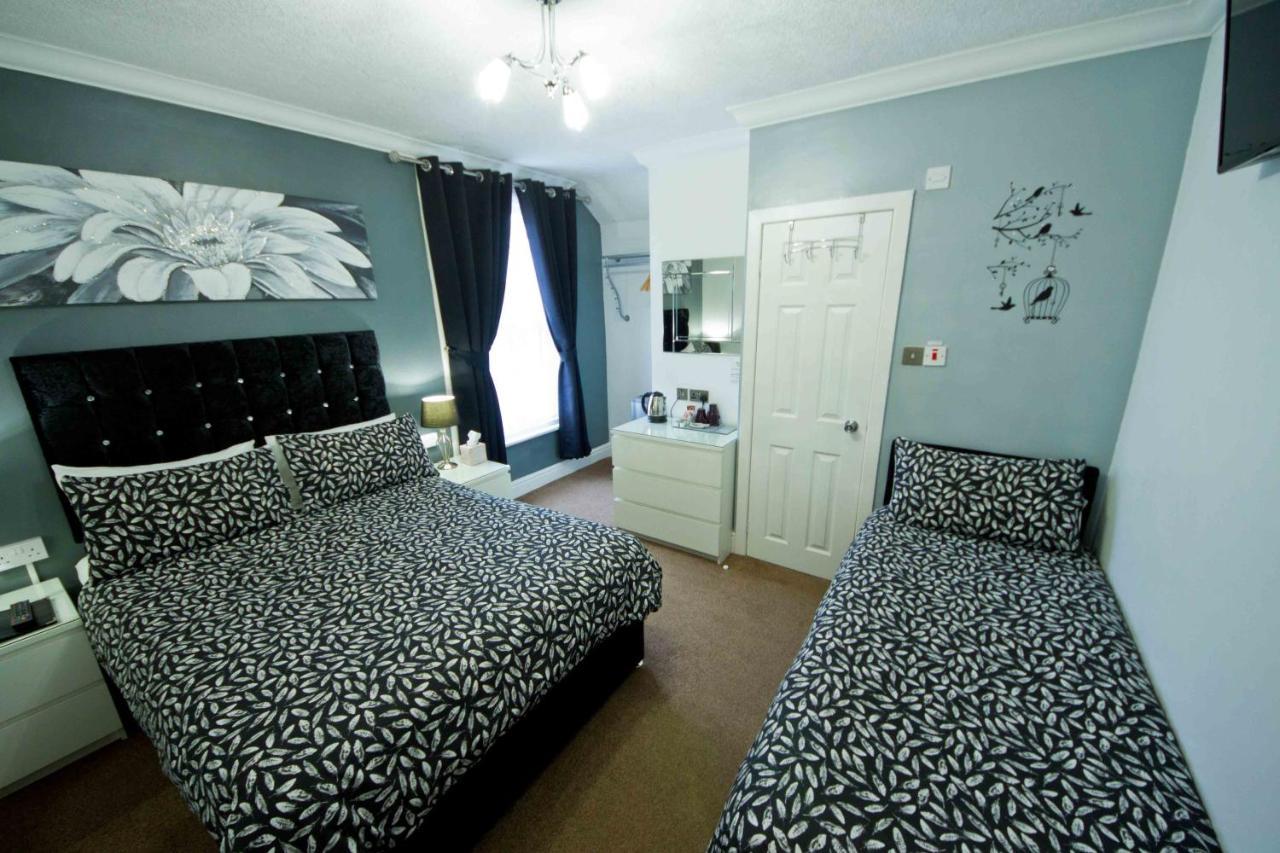 Rossall House , For Families & Couples Blackpool Buitenkant foto