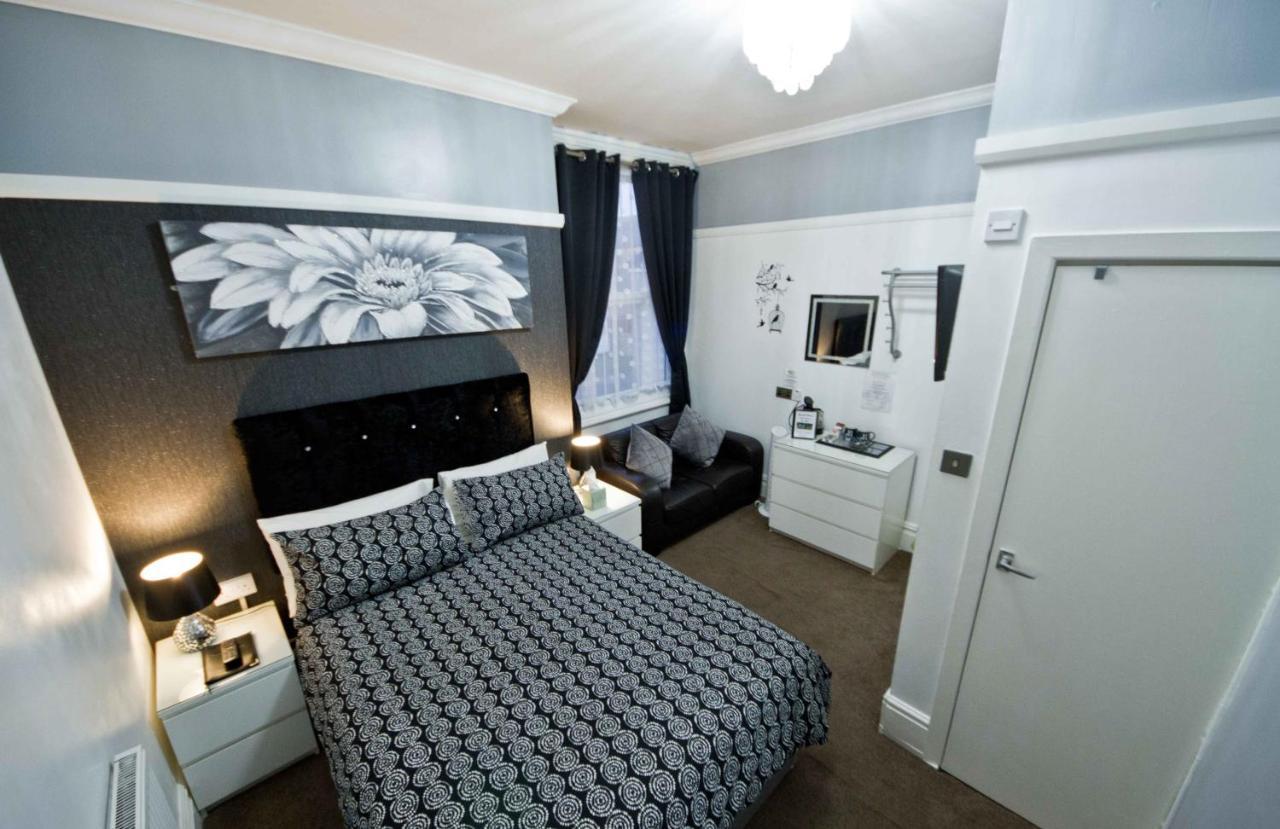 Rossall House , For Families & Couples Blackpool Buitenkant foto