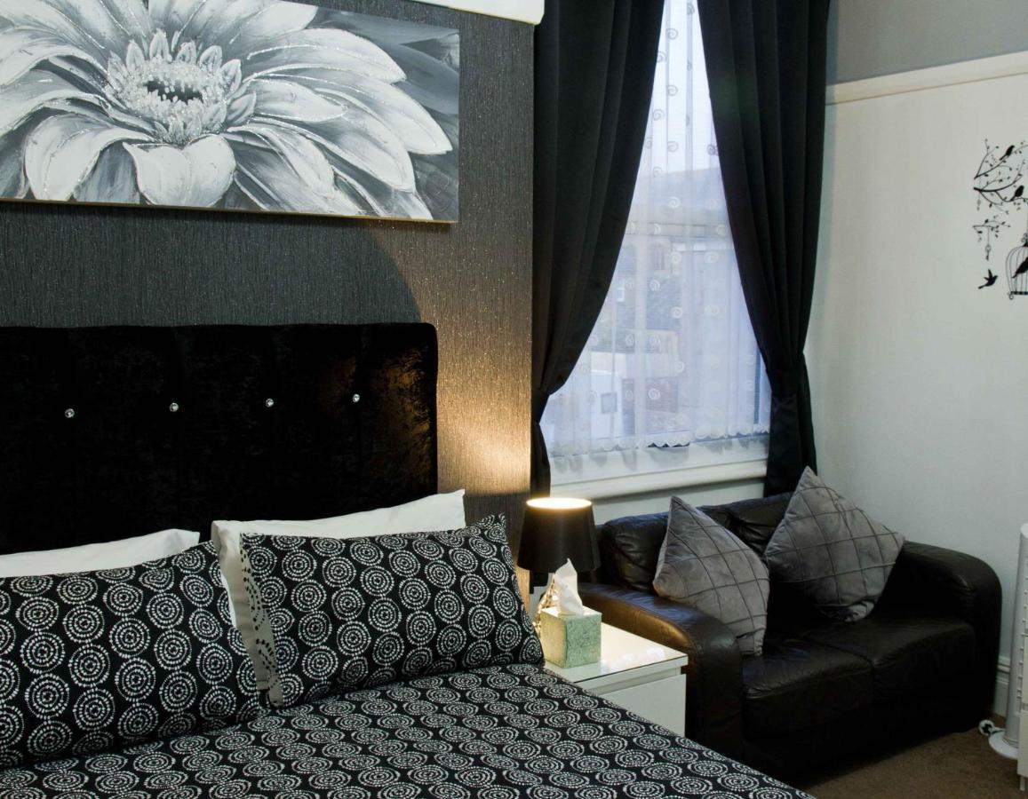 Rossall House , For Families & Couples Blackpool Buitenkant foto