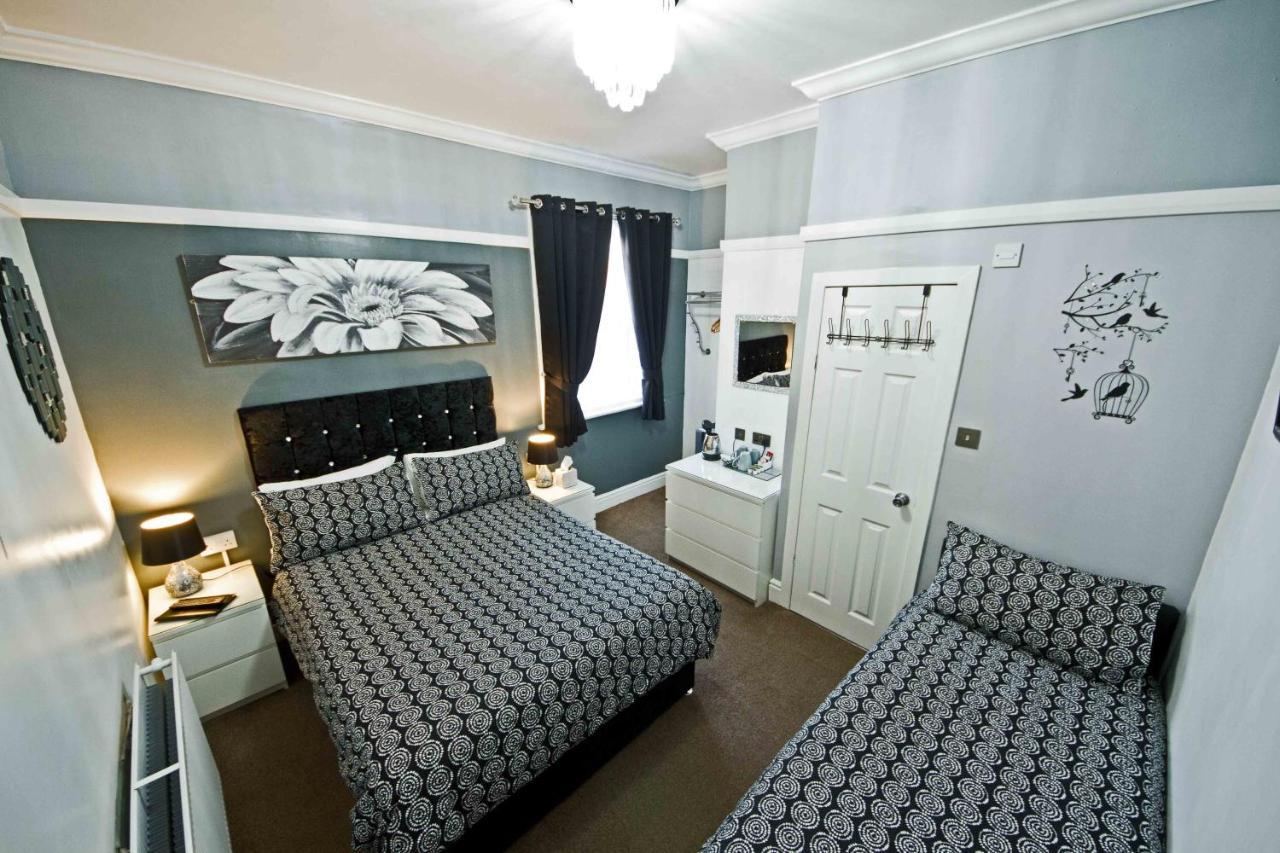 Rossall House , For Families & Couples Blackpool Buitenkant foto