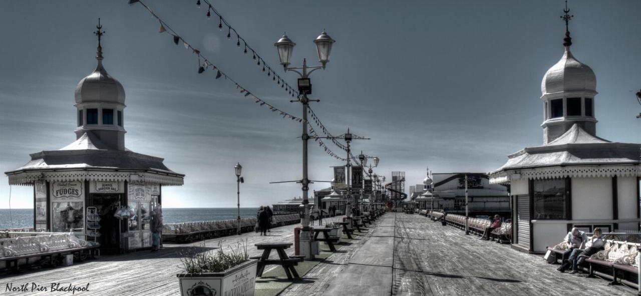 Rossall House , For Families & Couples Blackpool Buitenkant foto